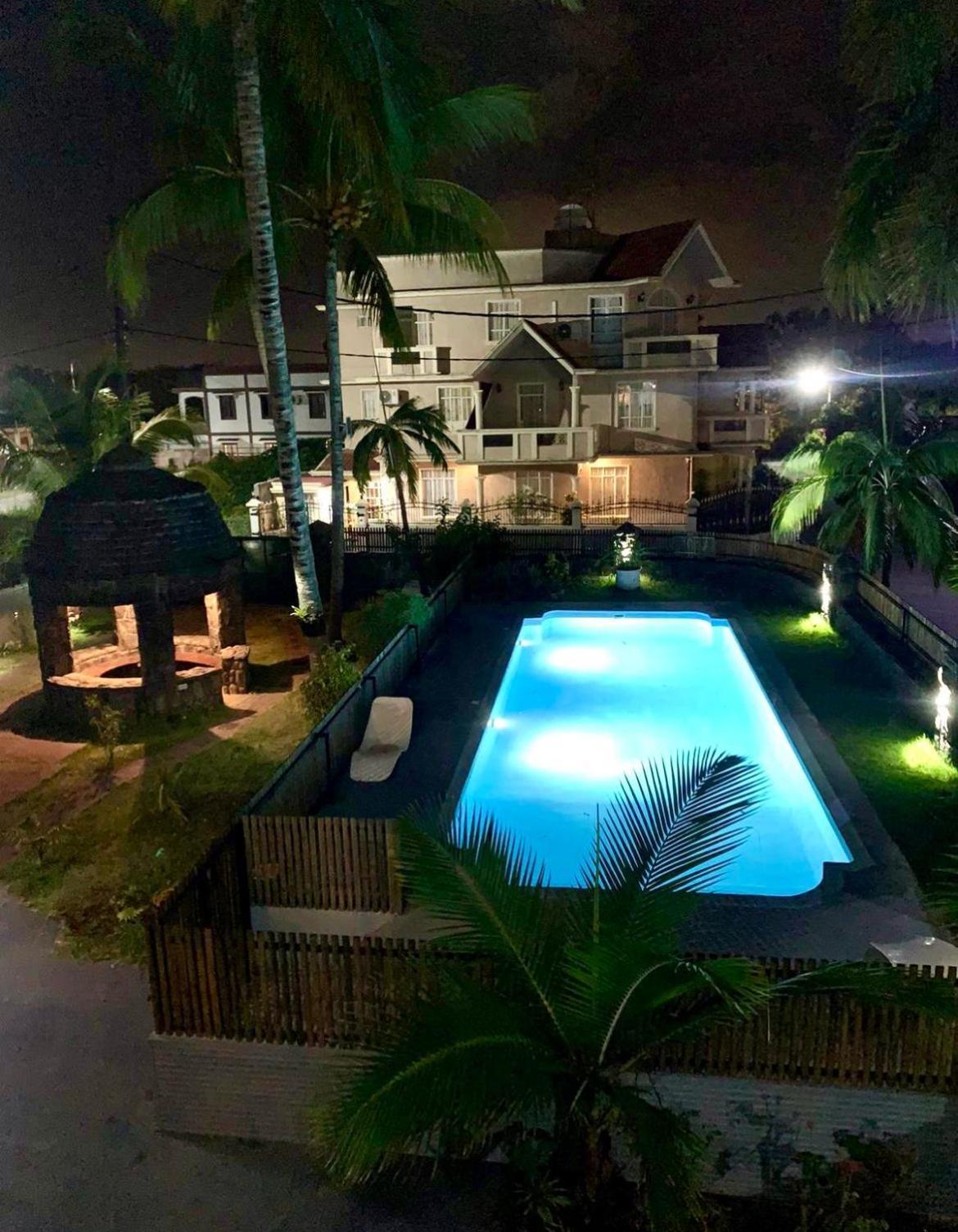 White Castle Villa 佩雷贝勒 外观 照片